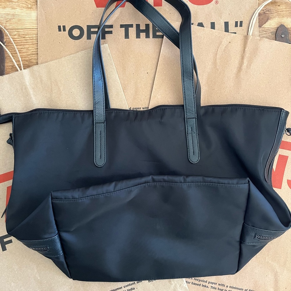 Tote - Picture 2 of 5